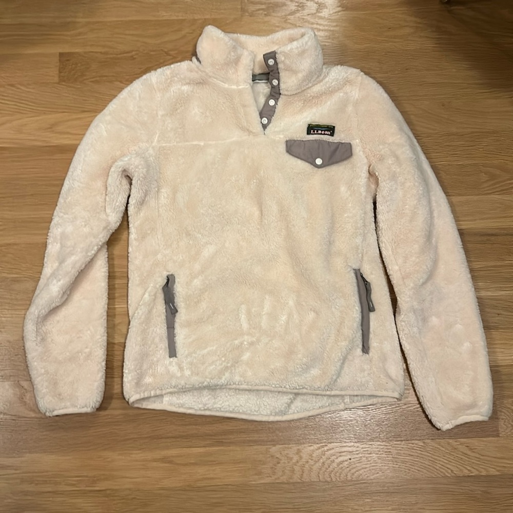 LL Bean teddy bear soft sweater with button collar & pocket